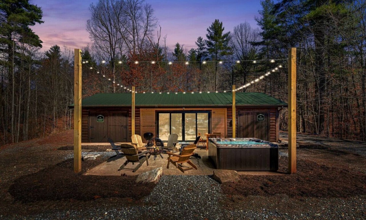 Weaverville Villa | New Spacious Modern 1-Story Cabin!