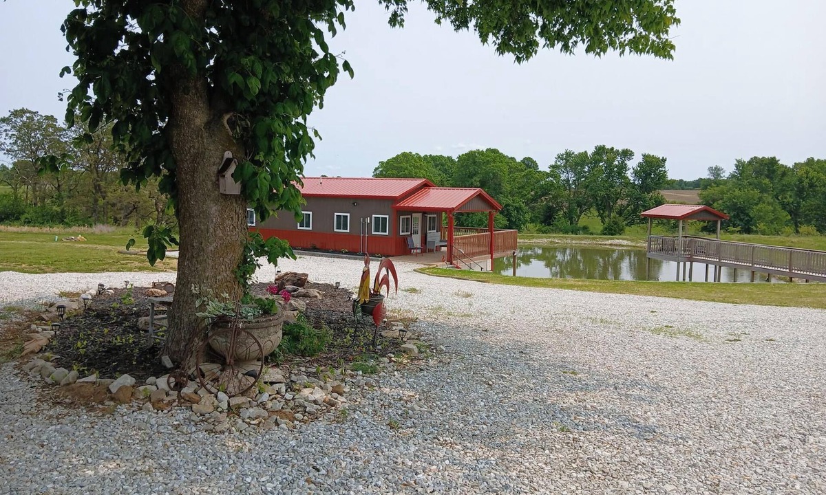 Kirksville Cabin | New tiny home in an incredible private setting among all nature has to offer.