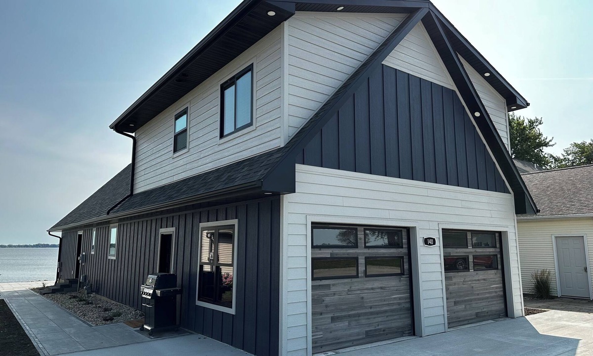 Buena Vista County House | ~ NEWLY REMODELED~ Spacious 4-bedroom house with WiFi on beautiful Storm Lake