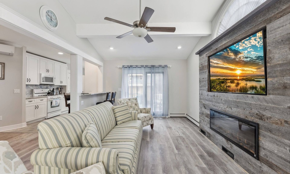 Wildwood Crest Apartment | Newly remodeled Crocus by the Sea Side Cottage close to everything & first floor