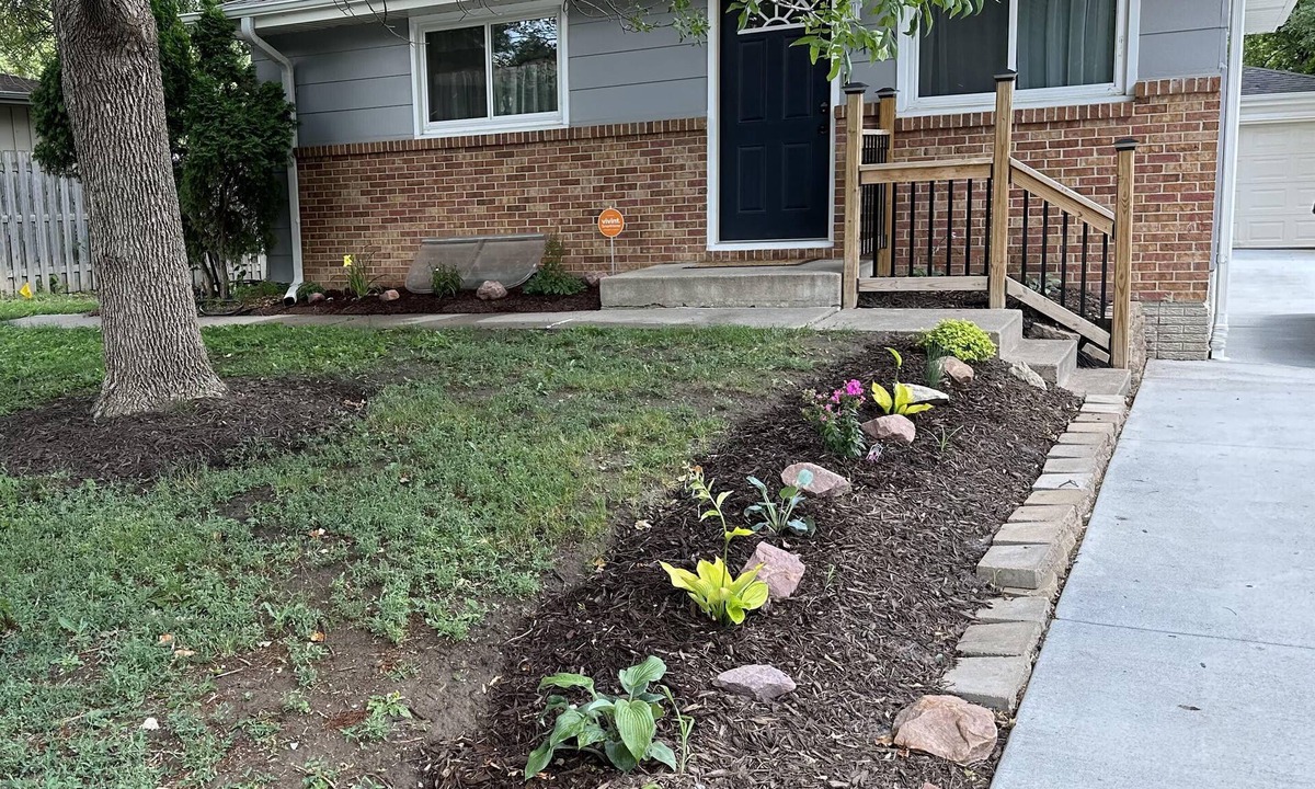Lincoln House | Newly Renovated 2 Bed 2 Bath Home