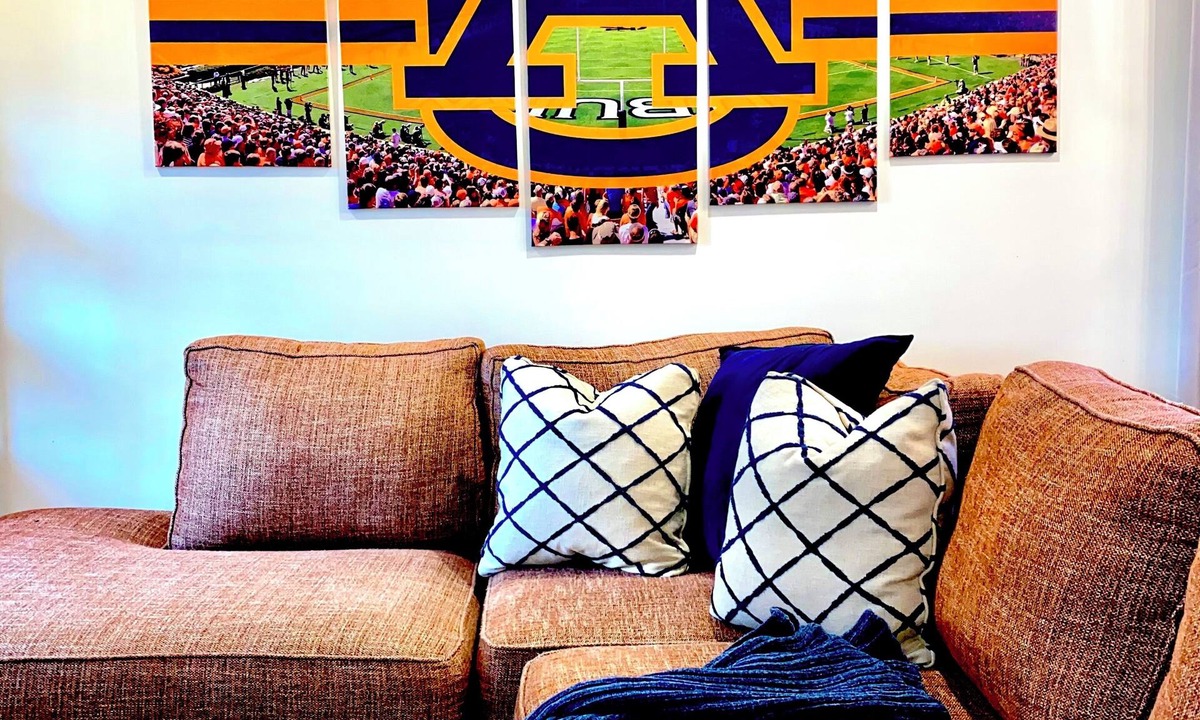 Auburn House | NEWLY RENOVATED, 3 blocks from AU, Game Day House “Caddy’s Shack”