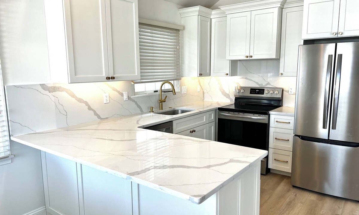 Gold Coast House | Newly Renovated 3BR/2BA, Second Floor Home at 23rd & Asbury