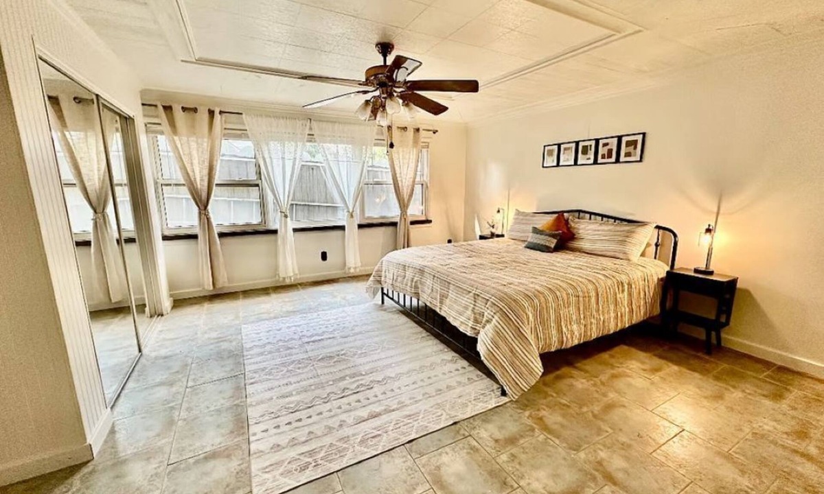 Wilmington Apartment | Newly Renovated Quiant 2-bed 2-bath apartment.