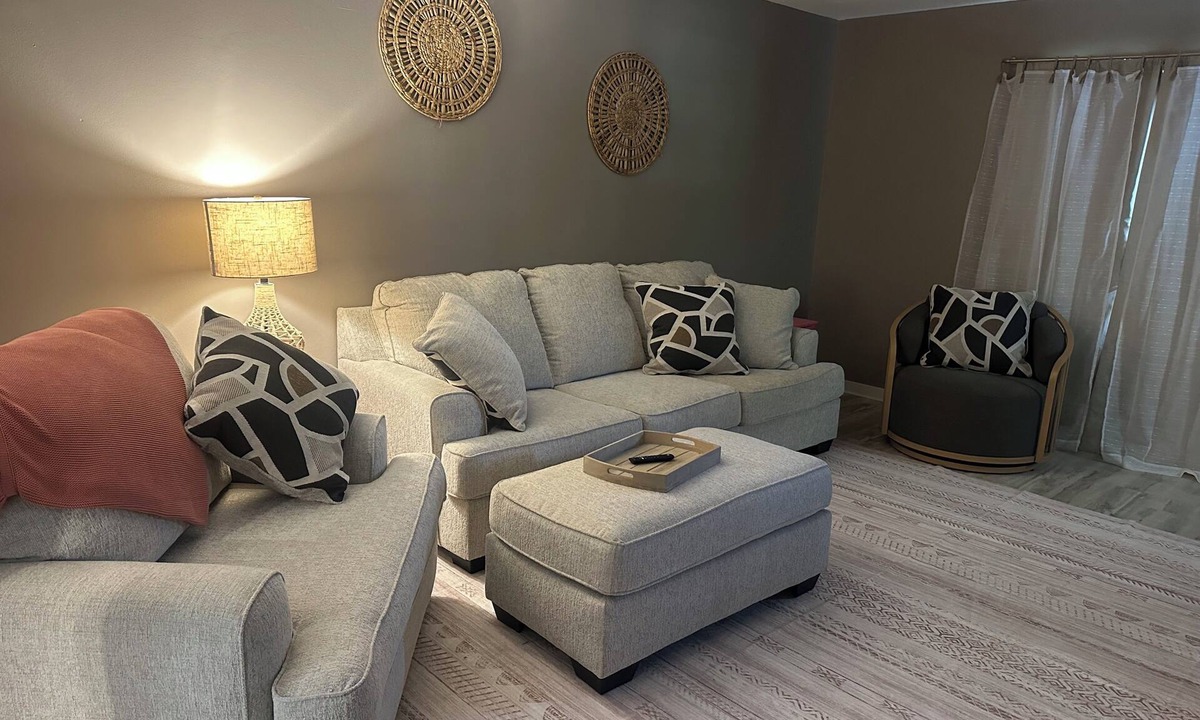 Smithville Apartment | Nice 2-bedroom in charming Smithville near Lake. Onsite boat parking available.