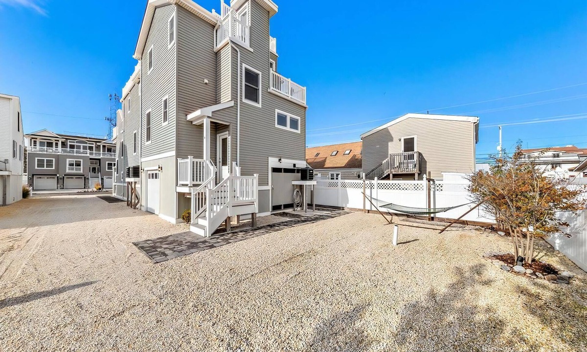 North Beach Haven House | Nice home in Spray Beach with 3 Bedrooms, Internet and WiFi