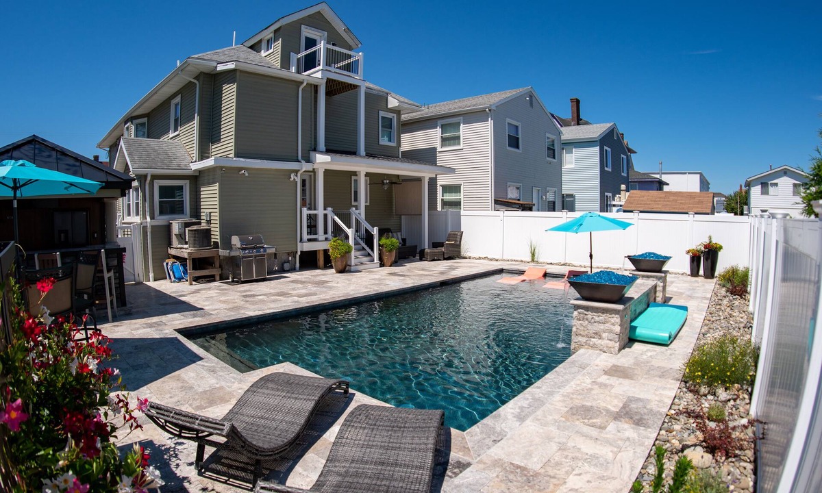 North Wildwood House | North Wildwood SEA UNICORN 6B, private backyard oasis YOU'LL NEVER WANT TO LEAVE