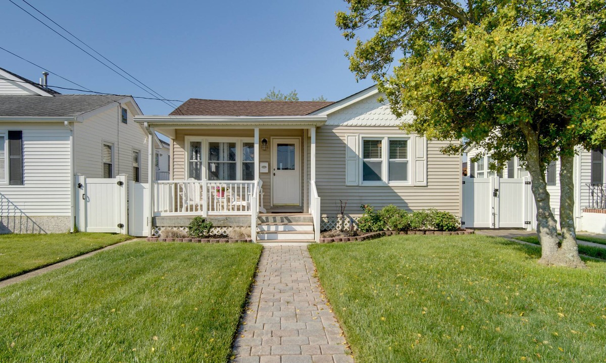 North Wildwood House | North Wildwood Vacation Rental: 4 Blocks to Beach