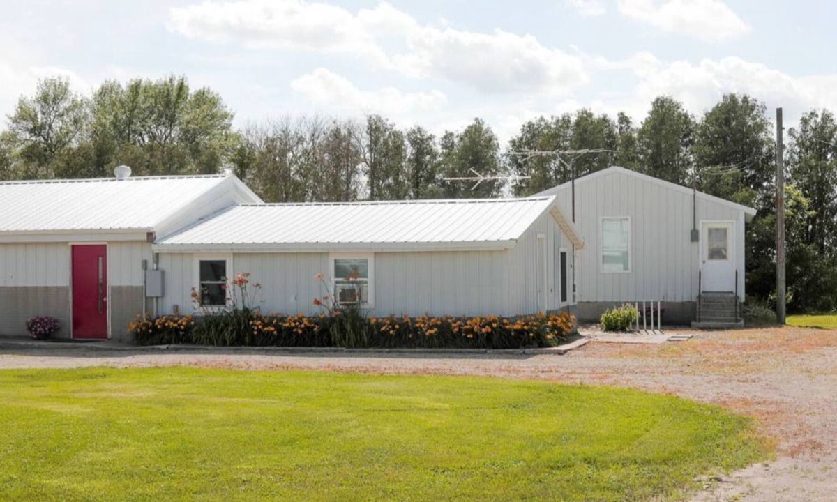 Alpha Cottage | Northeast Iowa Farm Cottages