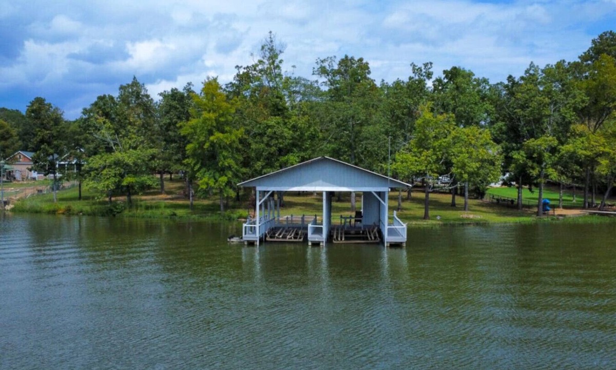 Cedar Bluff House | Oak Grove Cottage on Weiss Lake