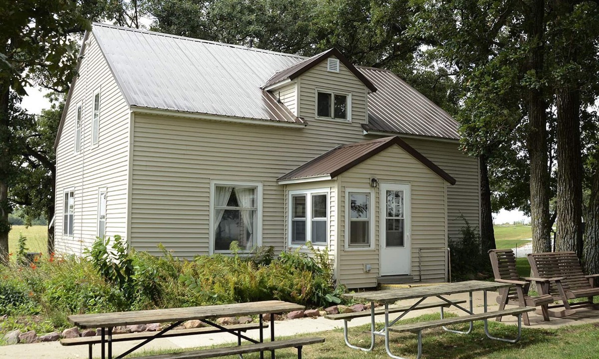 Coon Rapids House | Oakridge Farmhouse at Whiterock Conservancy