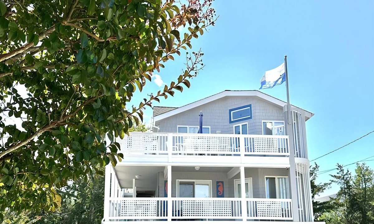 Barnegat Light House | Ocean Block 4 Bedroom Contemporary
