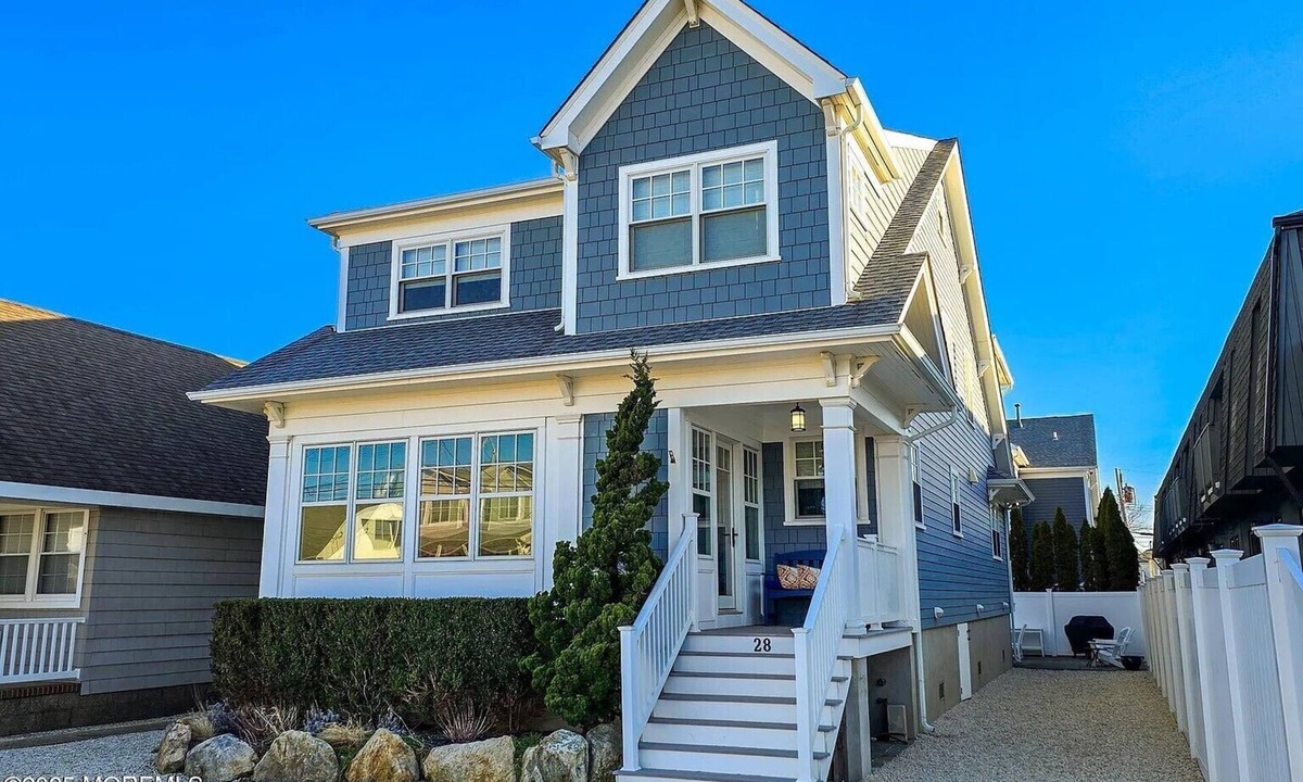 Ortley Beach House | Ocean Block 5-Bedroom Beach Home in Lavallette’s North End – Steps to the Sand!