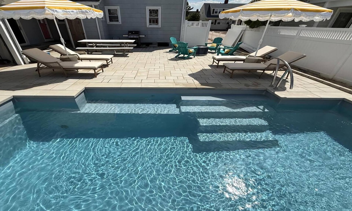 The Dunes House | OCEAN BLOCK single family home. Close to the Beach!