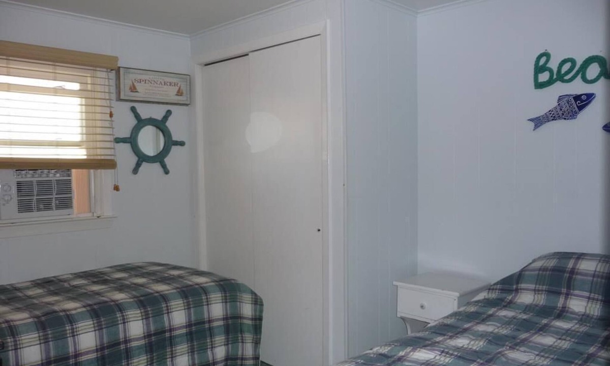Surf City House | Ocean Block. Surf City. Duplex. Beach Badges. WIFI. Updated Kitchen. Deck.Surf.
