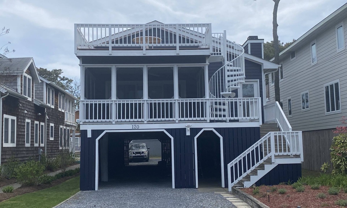 Bethany Beach House | Ocean Block with ocean view- Short walk to beach; 3 blocks to downtown shopping