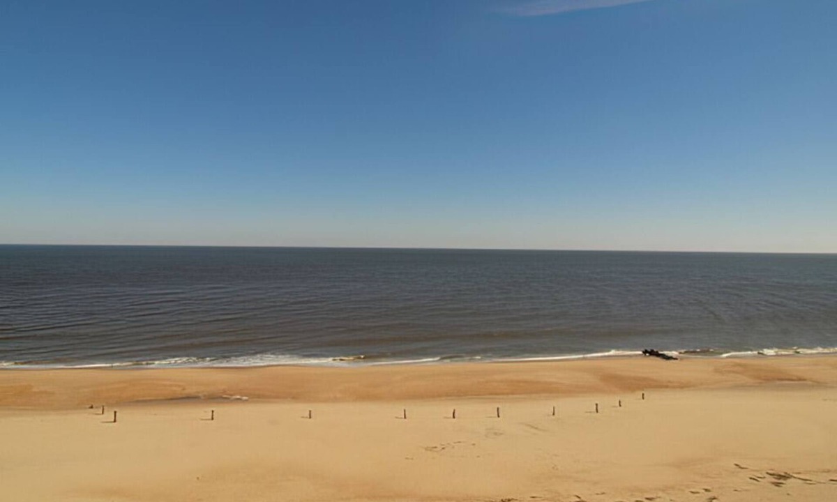 South Rehoboth Condo | OCEAN FRONT CONDO. ENJOY YOUR MORNING COFFEE SITTING ON YOUR PRIVATE BALCONY WATCHING THE SUNRISE.