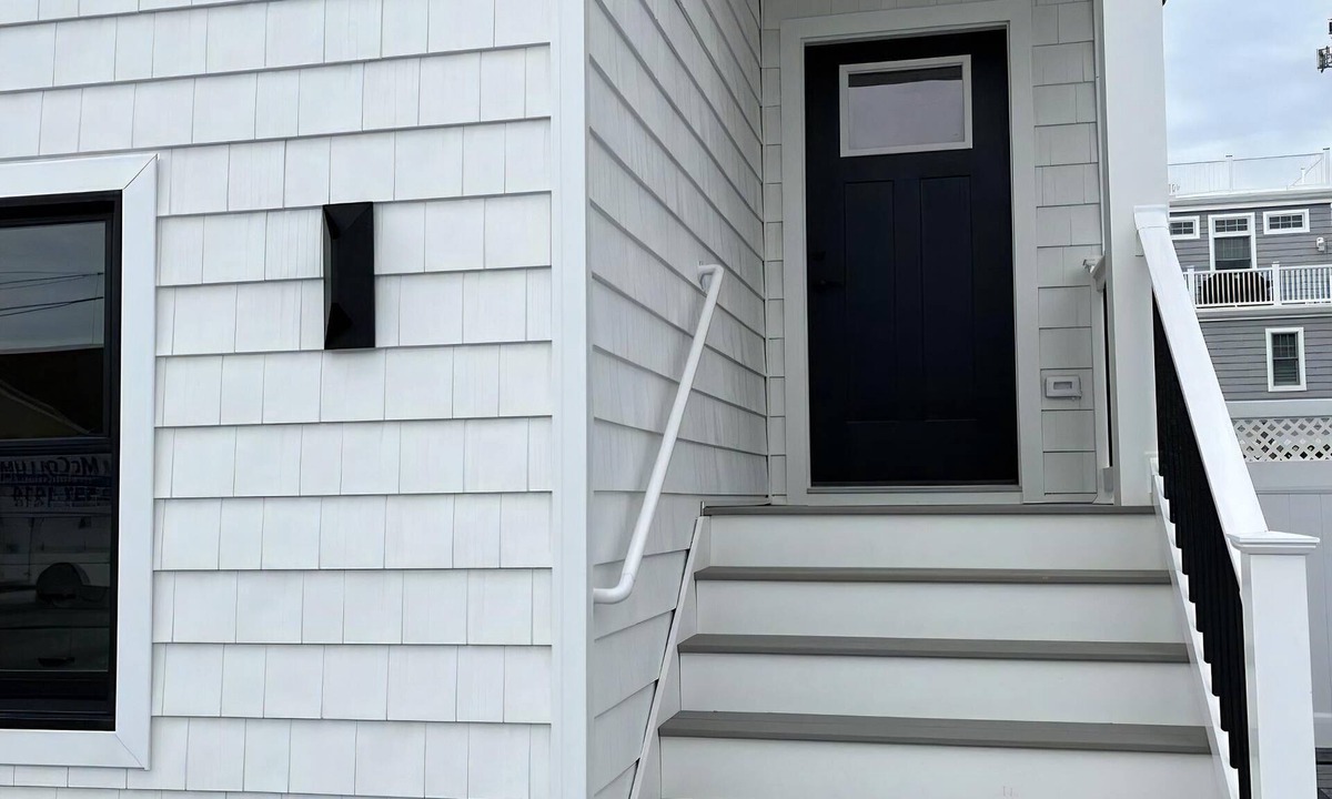North Beach Haven Condo | OCEAN SIDE SPRAY BEACH 5 BEDROOM TOWNHOME! WITH A POOL!