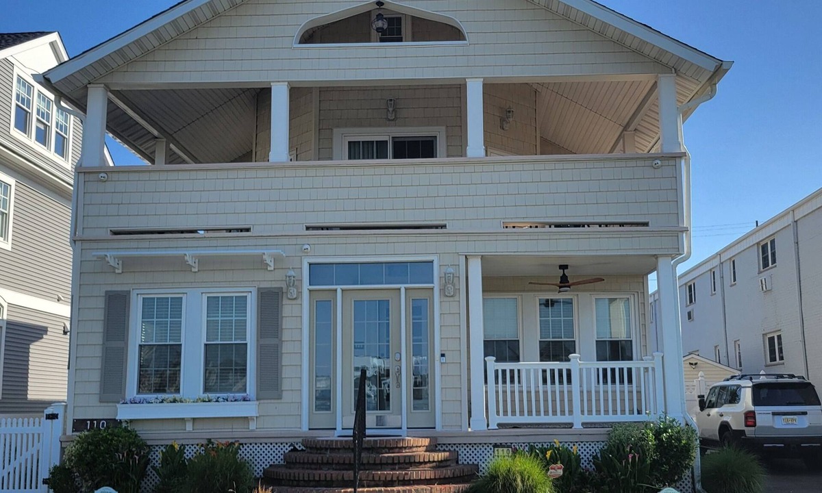 Belmar House | Ocean view 'best' in Belmar-4 bedroom house with Pool-on Silver Lake-Sunsets!