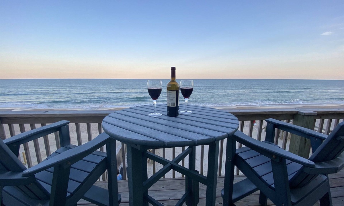 Surf City House | Oceanfront 4BR | Porch Swinging + Dolphin Watching