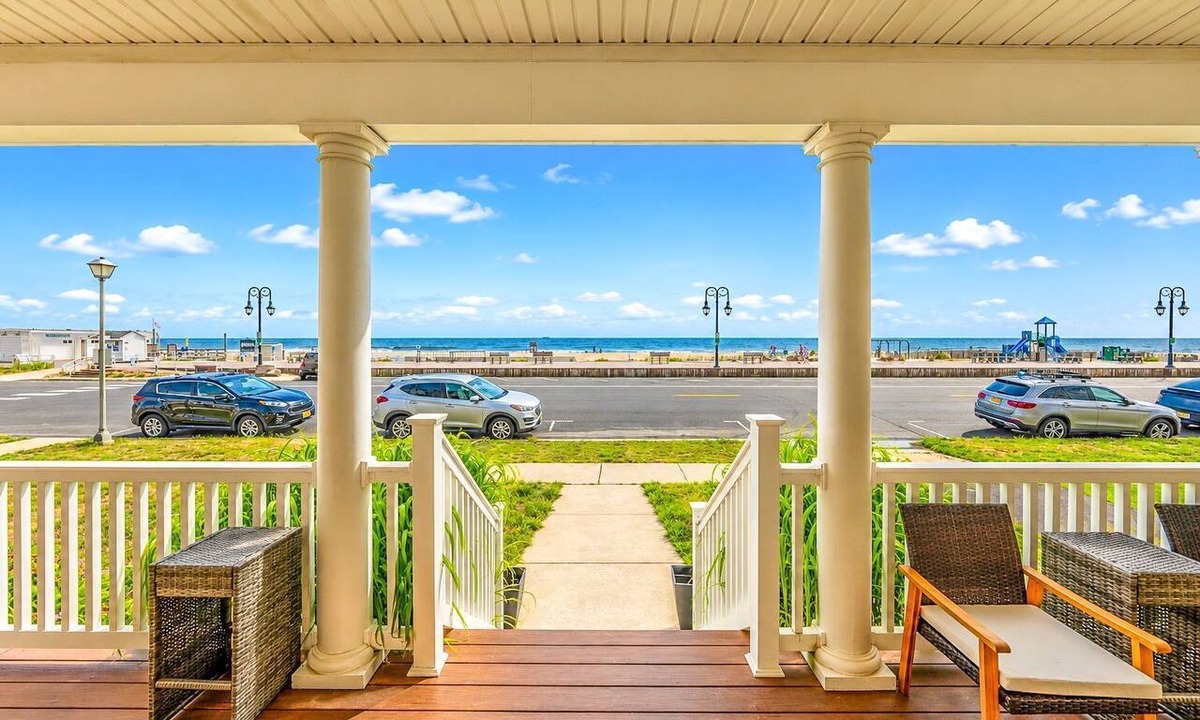 Wall House | Oceanfront Retreat (Entire Property)8BR w/Deck