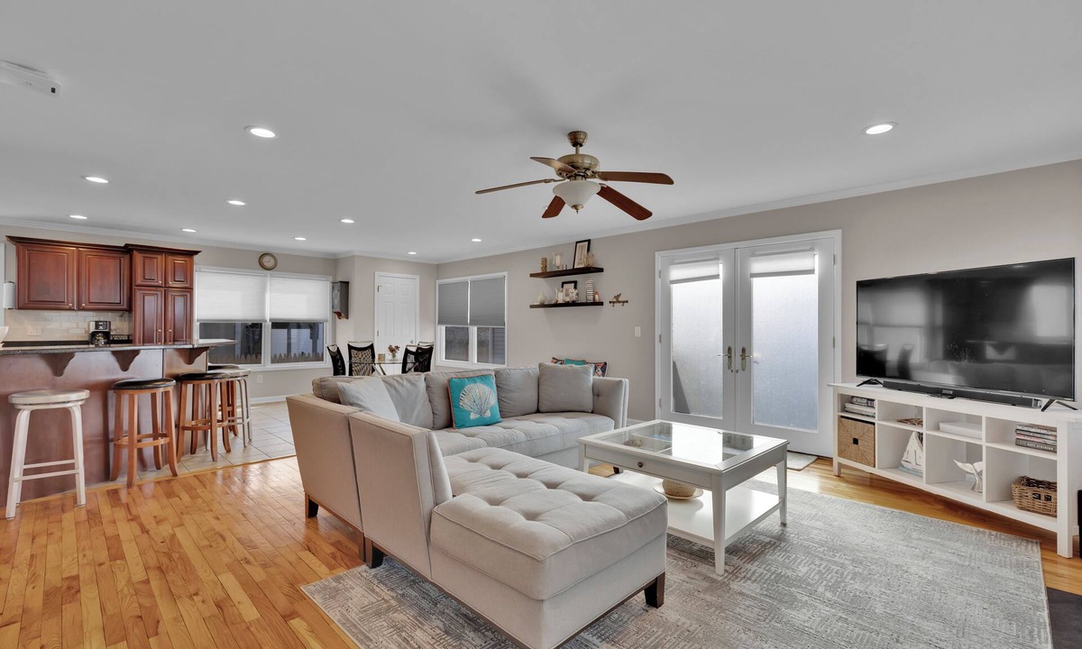 Keansburg Villa | Oceanfront Villa Panoramic NYC Views +Luxury Home