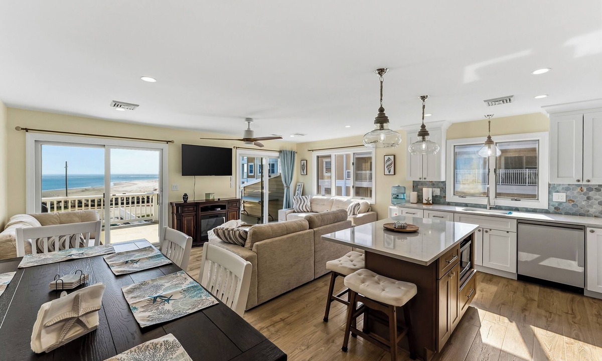 North Wildwood Condo | Oceanview 3BR Condo with Balcony & Seawall Access