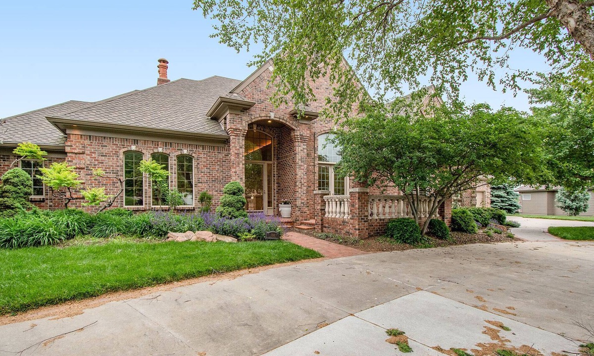 Papillion House | Omaha's Largest Vacation Rental. Last minute special Aug 25-31,2023. 599 night