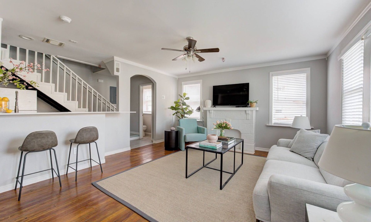 Lincoln Terrace Apartment | One Block Away From OU Medical