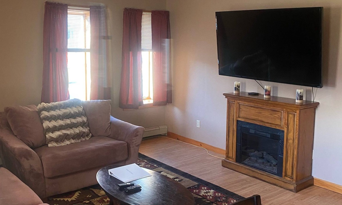 Hyde Park Apartment | Open concept barn turned unique apartment stay