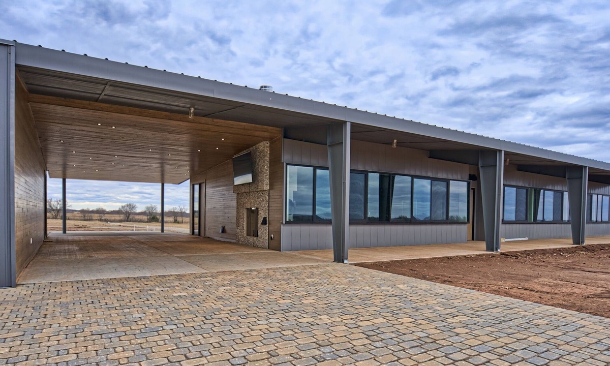 Pawnee County Cabin | OSU Stillwater Private Luxury Corporate/Family Retreat