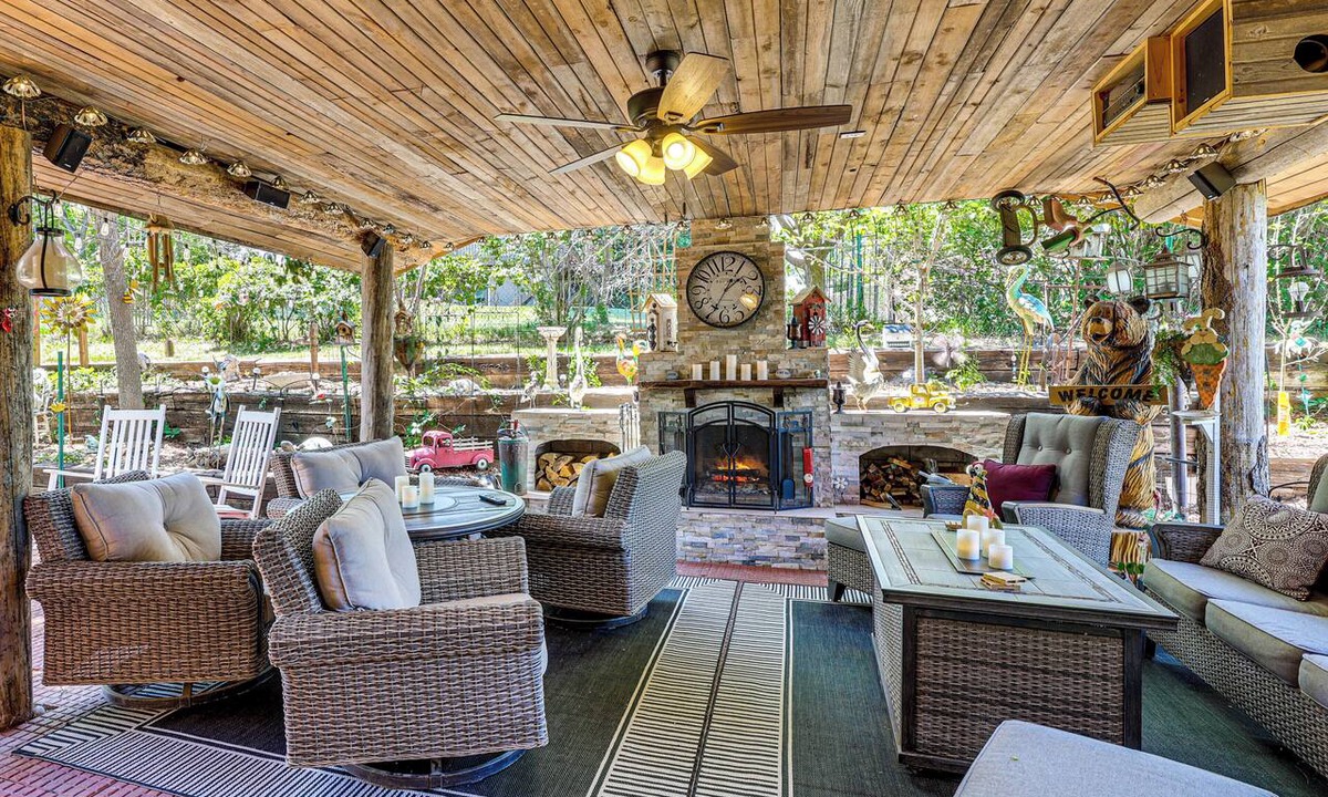 Rapid City House | Outdoor Kitchen & Patio Oasis! 5BR Rapid City Home