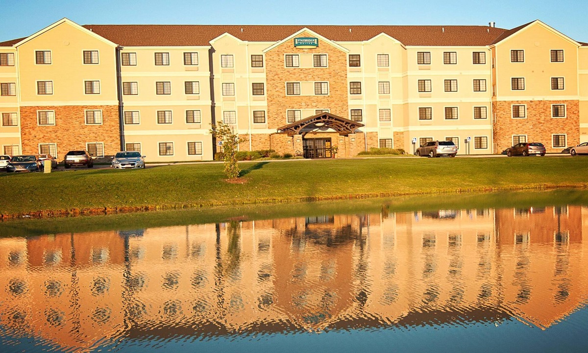 Greenwich Apartment | Outdoor Pool. Free Breakfast. Near Koch Industries & Boeing Offices