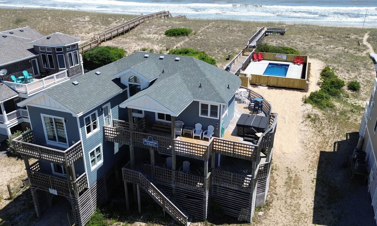 Carova Beach House | Paradise at Blue Fin | 6BR Oceanfrnt 4x4 OBX | New Pool & Hot Tub | Sleeps 12