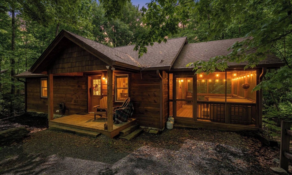 Deep Gap Cabin | Peace on Birch*Hot Tub*ScreenPrch*Propane FP*Pet Friendly