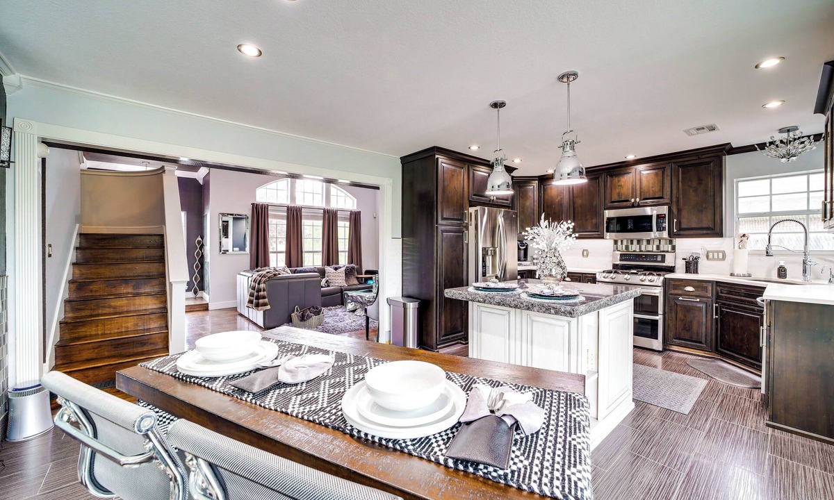 Tulsa Cottage | 'peace & Tranquility': Home 2 Mi to Dtwn Tulsa!
