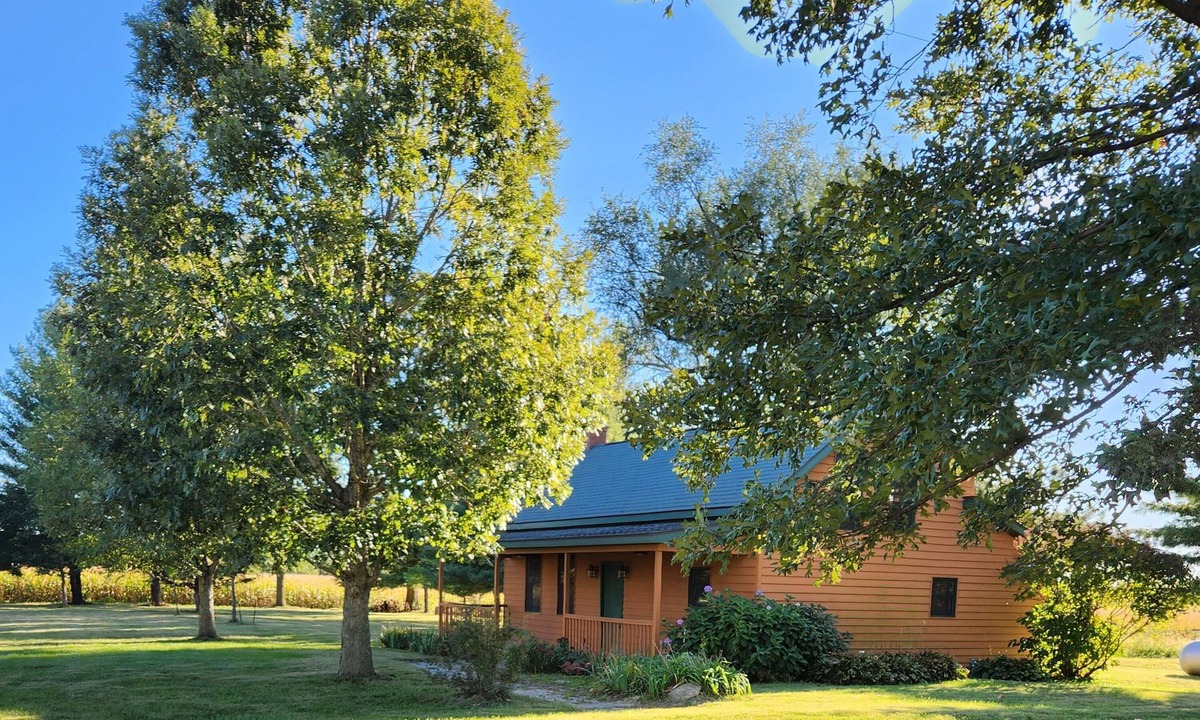 Michael Cabin | Peaceful cozy cabin, with fireplace, on 30 acre farm. Near wineries and shopping