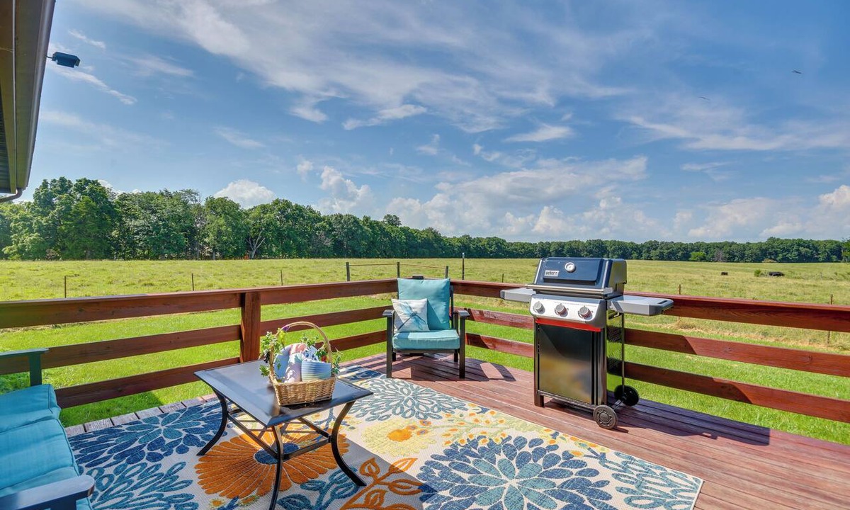 Fulton House | Peaceful Fulton Farm Retreat w/ Outdoor Space!