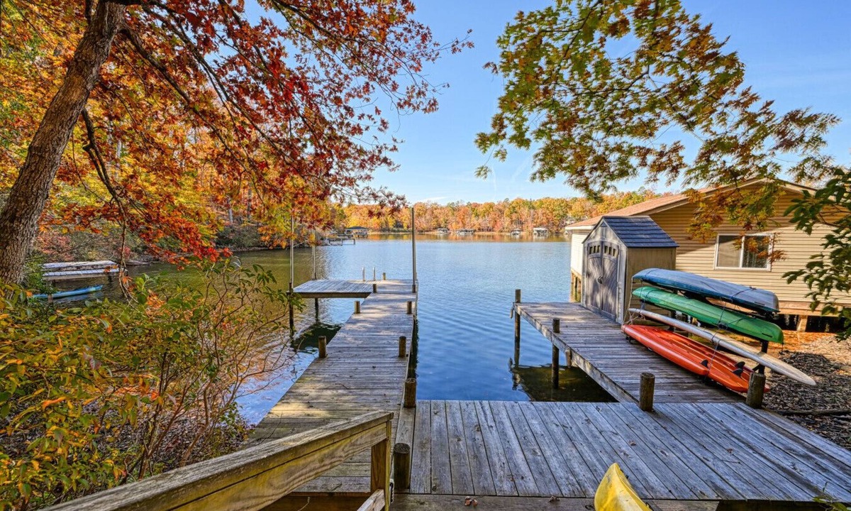 Mineral House | Peaceful Perch- Public Side Lake Anna, Deep Water Cove, Kayaks