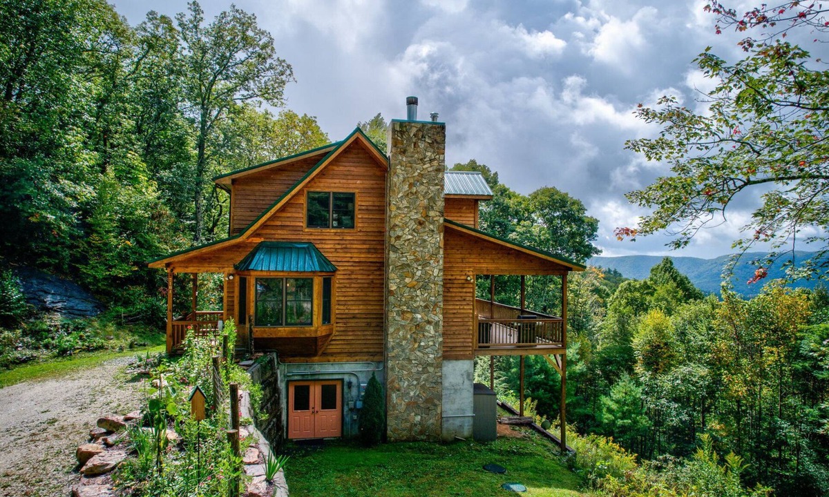 Altamont House | Peaceful View Cabin | Game Room · EV Charger · Fire Pit · Mountain View