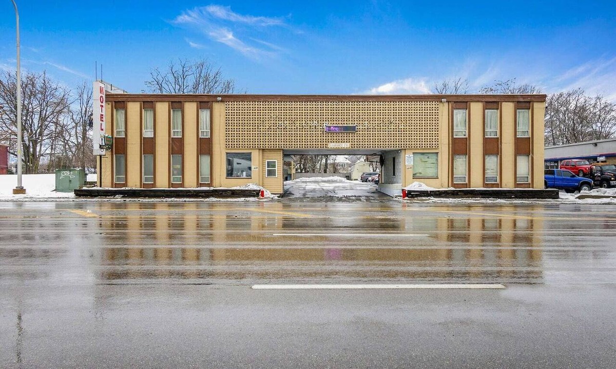 Peoria Apartment | Peoria IL | King Bed