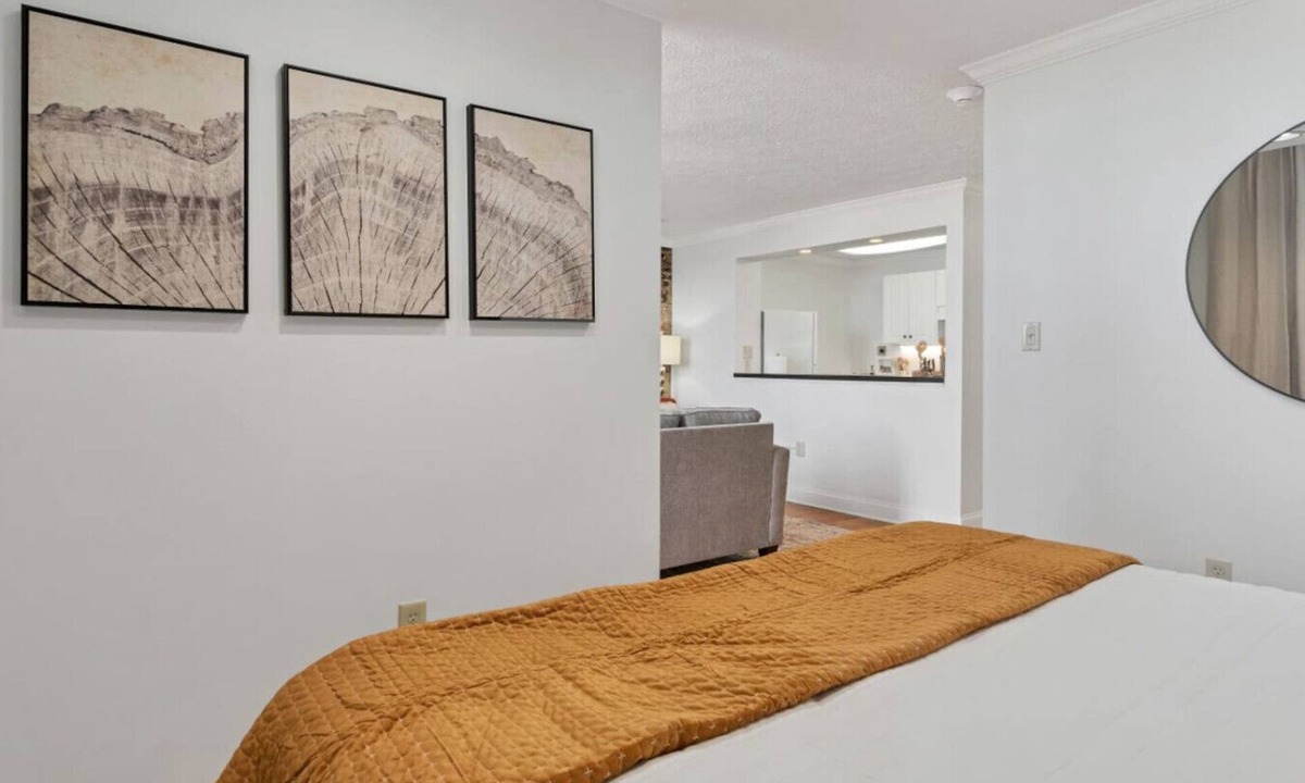 Maryville Apartment | Perch Over Pistol Creek