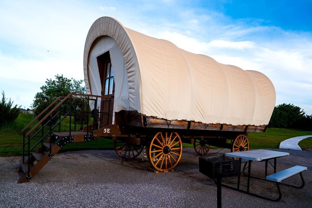 South Oklahoma City House | Perfect Glamping Vacations in this Rustic Conestoga Covered Wagon Rental in Oklahoma