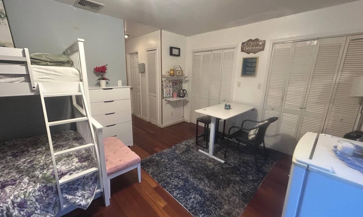 West New York Apartment | Perfect mini studio with AC near NYC