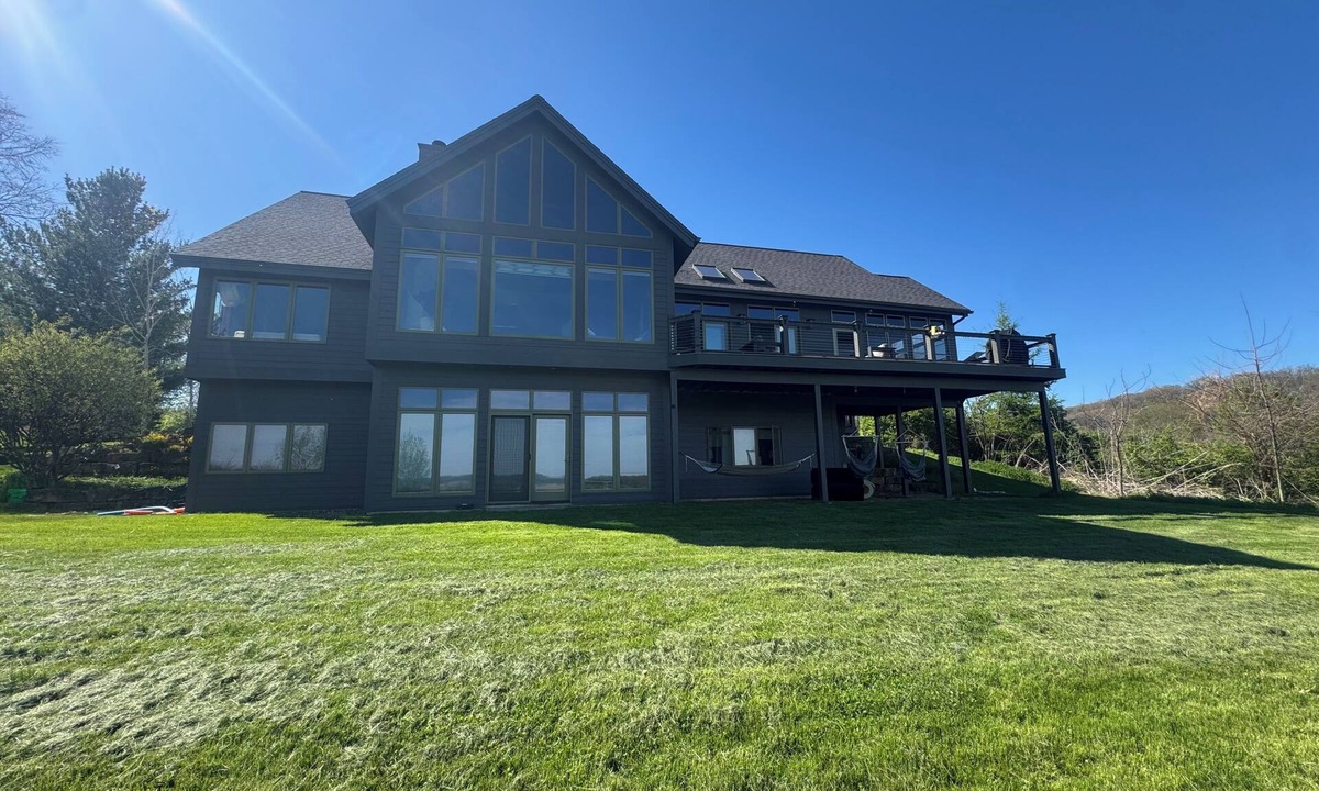 Elizabeth House | Perfect Summer Escape- 54 Acres of Trail and Pond