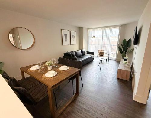 Pentagon City Apartment | Perfectly Located Apt - Steps to Metro & More