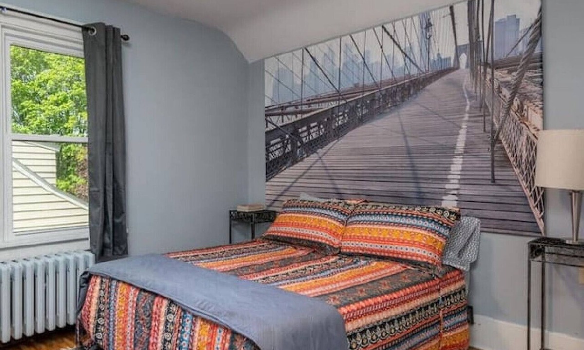 Glencoe House | Pet-Friendly 4BR Home, Walk to Downtown