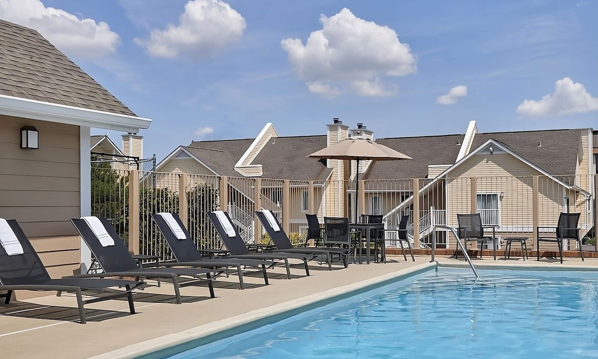 Gunter Afs Hotel | Pet-friendly Accommodation W/Full Kitchen! FREE Parking, Pool, Tennis Court!
