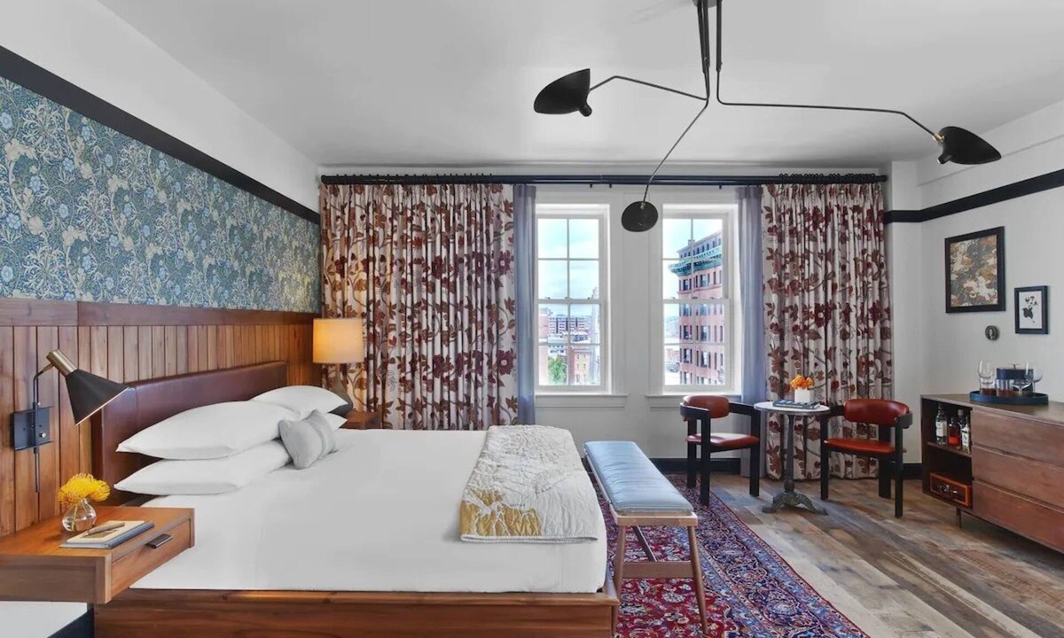 Mount Vernon Hotel | Pet-Friendly Boutique Stay in Baltimore’s Cultural District | Co-Working Spaces