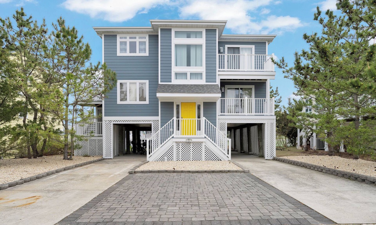 Lewes House | Pet Friendly CAPE SHORES home! 423 Cape Shores
